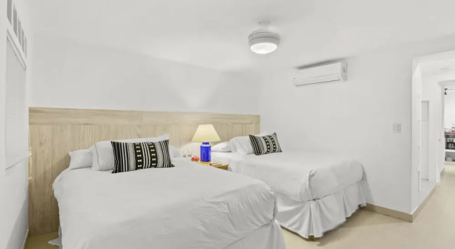 Четырёхместный люкс Economy с балконом Casa Tortugas Boutique Hotel - A Hidden Gem in Cancun