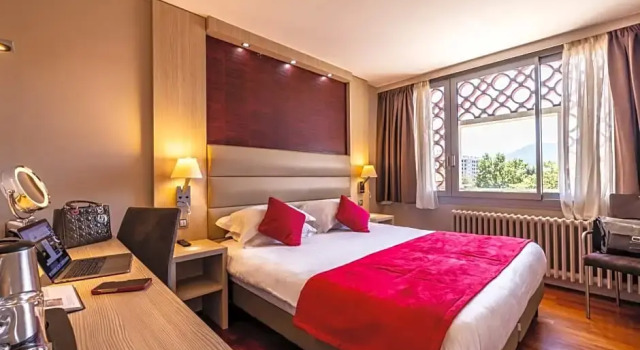 Номер Deluxe Hôtel Les Trois Roses, Meylan Grenoble