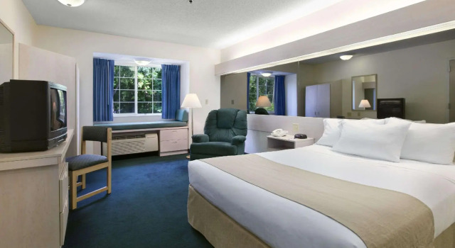 Двухместный номер Standard Microtel Inn & Suites by Wyndham Palm Coast I-95