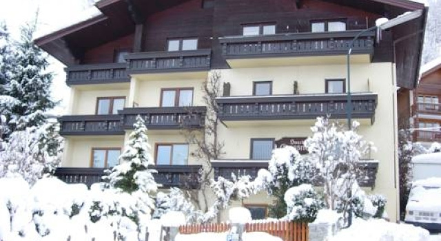 Haus Gassner, Забронировать Отель Отели Гастайнерталь с парковкой, рядом с Горнолыжный курорт Бад Хофгаштайн, Парковка
