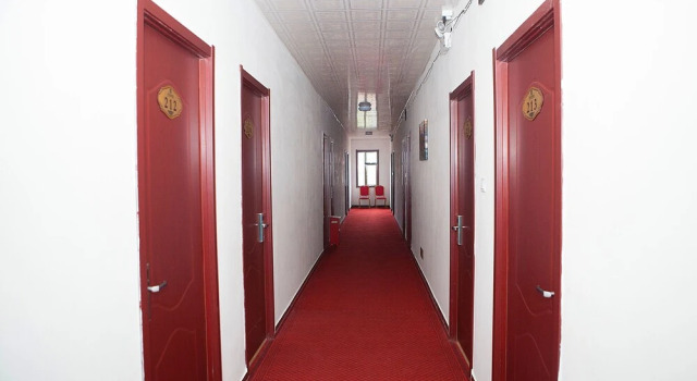 Yijie Holiday Hotel  Laiyuan Baishishan, Book Hotel 3-stjernede hoteller i Hebei, 3*