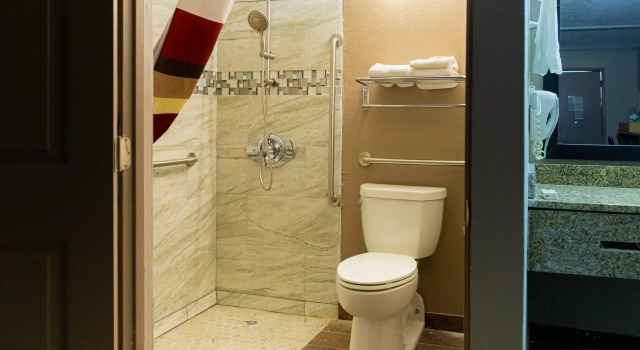 Четырёхместный номер Deluxe Red Roof Inn Savannah - Richmond Hill I-95