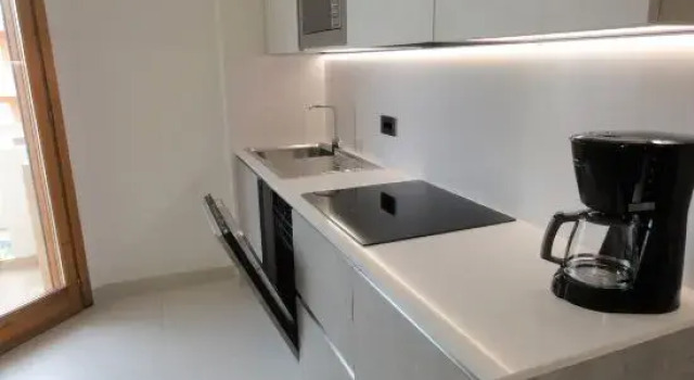Апартаменты Very Comfortable Seafront Apartment