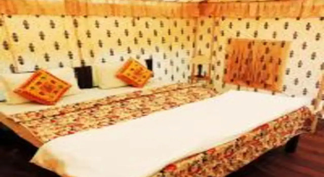Jungle Book Resort Ranthambore camping Near Tiger safari, Забронировать Отель Отели штата Раджастхана с парковкой, Парковка