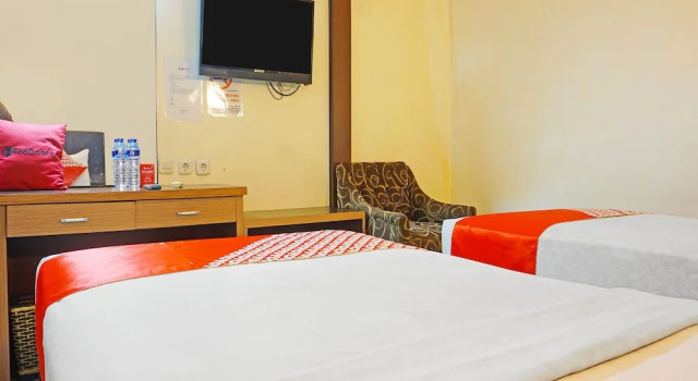 Номер Standard RedDoorz Plus at Grand Populer Hotel Makassar