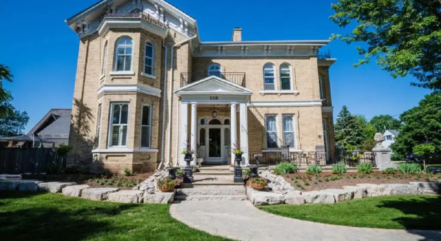 Hughson Hall Bed & Breakfast