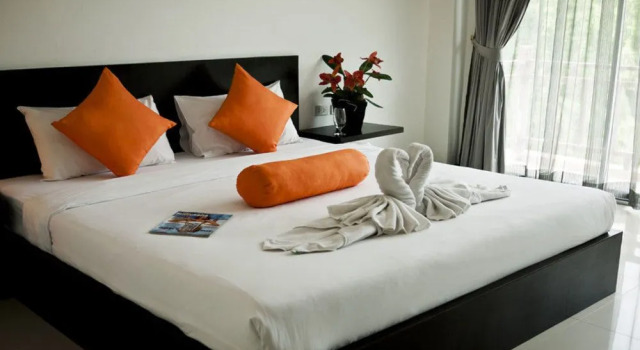 Home Budget Hotel, Забронировать Отель Отели Патонг-Бич с бассейном, рядом с Больница Патонга, Бассейн