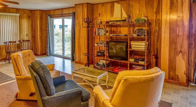 Oceanside - 4 Br Home