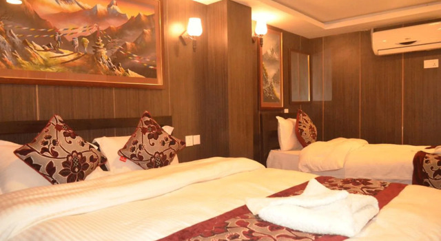 Hotel holiday inn, Забронировать Отель Отели Катманду 3 звезды, рядом с Garden of Dreams, 3*