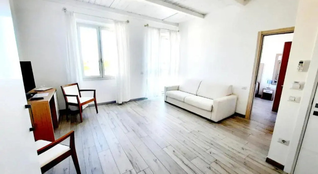 Люкс La Promenade Rooms & Suites