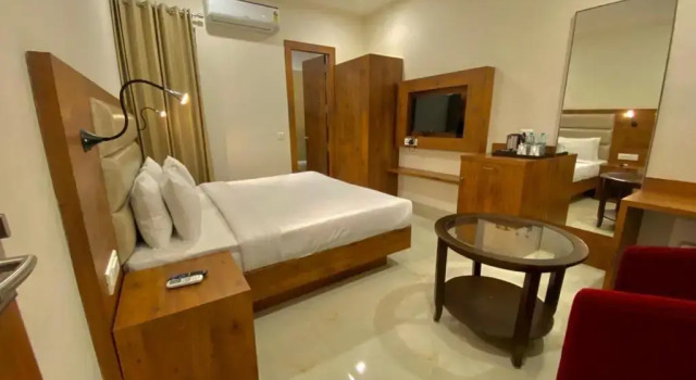 The Classio By DLS Hotels, Забронировать Отель Отели Ришикеш с парковкой, Парковка