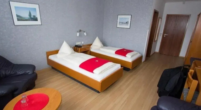 Hotel Sonnenkeller, Забронировать Отель Ной-Ульм 