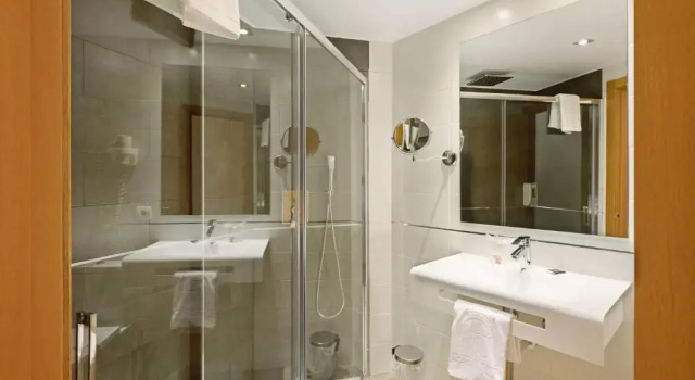 Interior Twin room Abelux