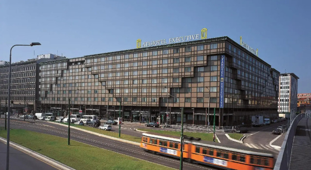 Atahotel Executive, Book Hotel Hotels in Milan with a Pool, near Teatro Strehler, Swimming Pool