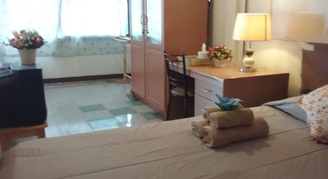 Srisin Guesthouse, Забронировать Гостевой дом Гостевые дома Udon Thani Province, Гостевой дом