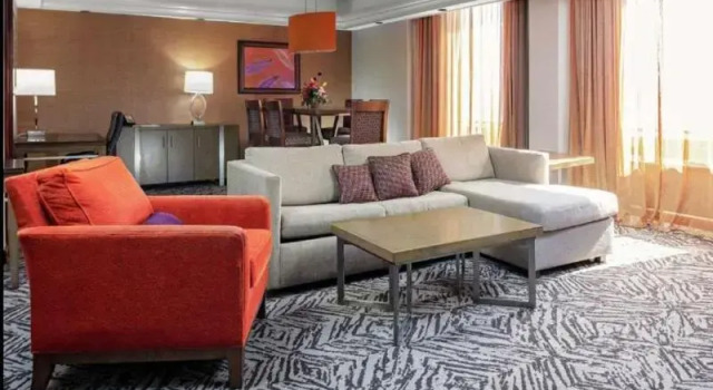 Люкс с 2 комнатами DoubleTree by Hilton Hotel & Executive Meeting Center Omaha-Downtown