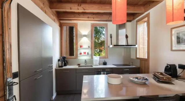 Кровать в общем номере Chalet Athina