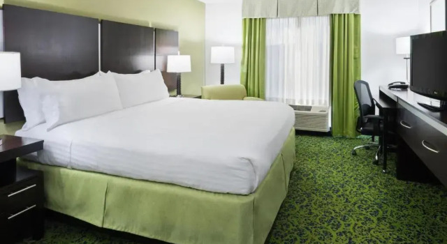 Run of House Holiday Inn Express and Suites Stroudsburg-Poconos by IHG
