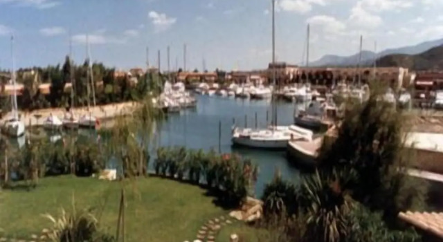 Apartment 1 Schlafzimmer mit Balkon und mit Kanalblick Residence Baia dei Delfini