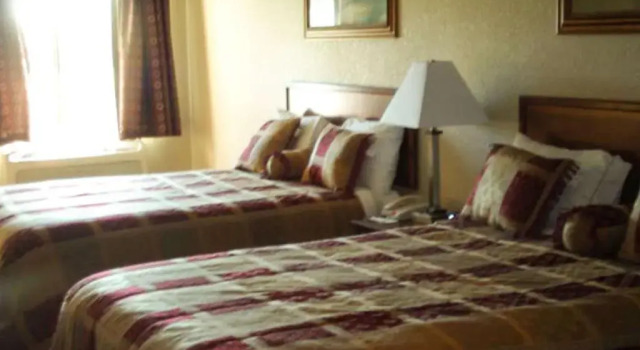 Четырёхместный номер Standard Western Motel Inn and Suites Hazlehurst