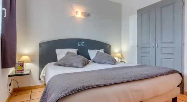Номер Comfort Logis Hôtel Les II Mas - Perpignan Sud