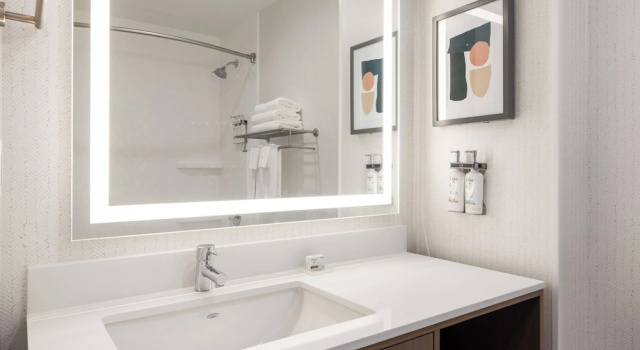 Номер Premium Holiday Inn & Suites Monterey Park - Los Angeles by IHG