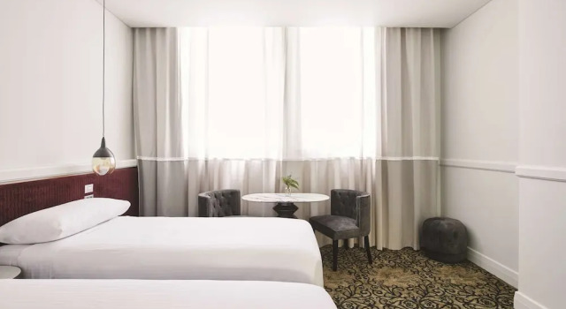 Perkins Premier Twin room Rendezvous Hotel Melbourne