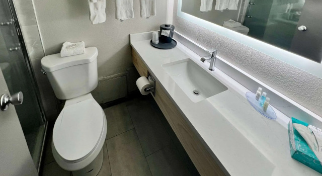 Четырёхместный номер Standard Clarion Hotel & Convention Center Joliet