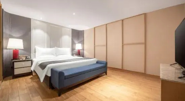 Люкс World Hotel (Jinan Hexie Square Qilu Children's Hospital)