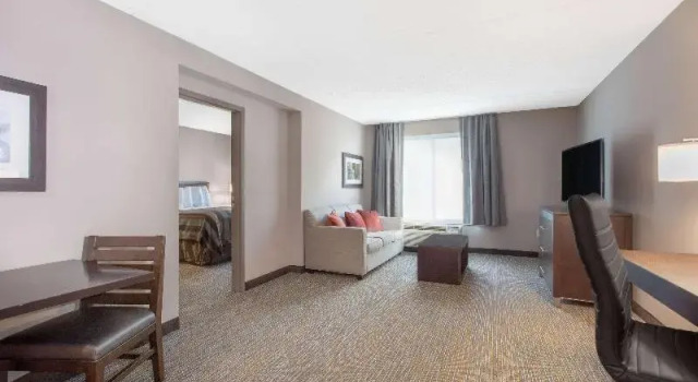 Люкс Business La Quinta Inn & Suites by Wyndham Mooresville