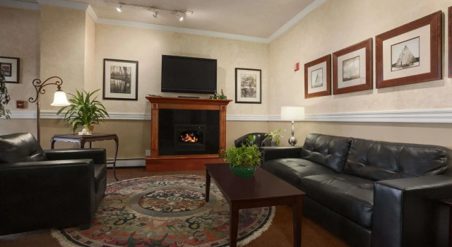 Days Inn by Wyndham Shelburne/Burlington, Book Hotel Burlington Burlington Area