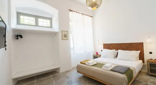 LIVIN HYDRA 1 -Luxury Apartments, Book Apartment Hotels in Hydra with a Pool, Swimming Pool