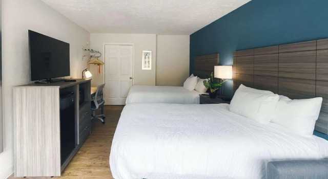 Четырёхместный номер Standard Baymont by Wyndham Lumberton NC