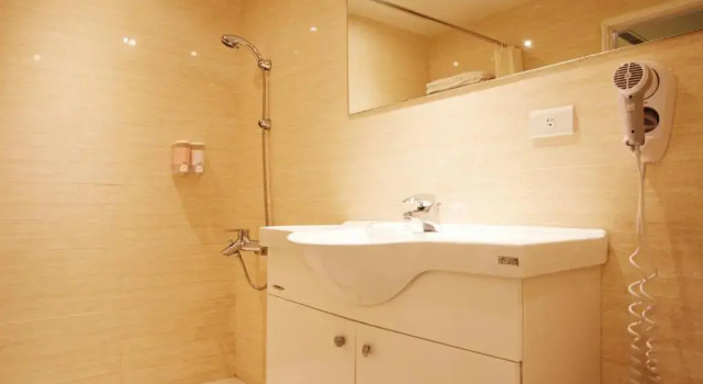 Трёхместный номер Standard с видом на горы Haifu Garden Hotel