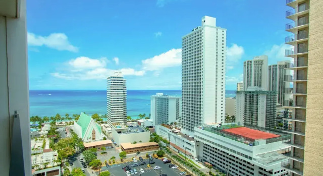 Номер Standard Waikiki Banyan - Ocean View Tower 1 Suite 2210
