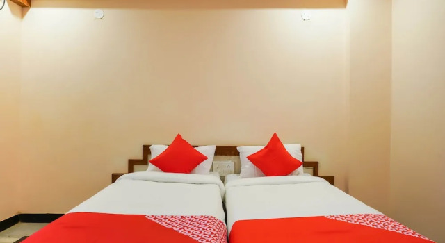 Двухместный номер Deluxe Hotel O Raja Residency Near Snow World