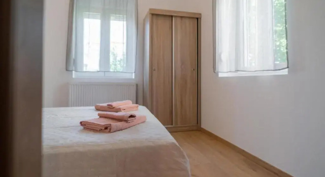 Zalman s Cozy 1 BR Free Wifi Upper Place, Rezerwuj Hotel Hotele w Pelion z parkingiem, Parking