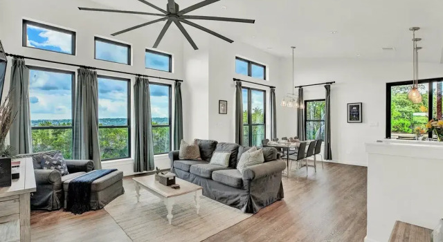 Luxury Lakeview Home W/pool-beach and Boat Access, Забронировать Отель Лейкуэй Greater Austin, рядом с Загородный клуб Лейкуэя
