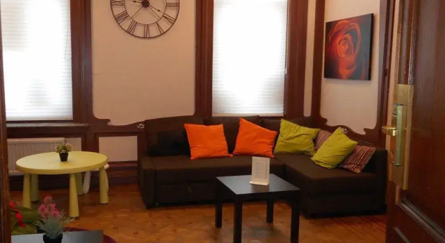 Auberge de Jeunesse de Tournai, Book Hostel / Vandrerhjem Hostels i Wallonia, Hostel / Vandrerhjem