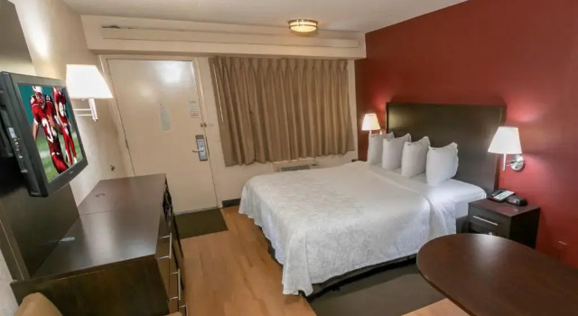 Двухместный номер Deluxe Red Roof Inn PLUS+ Birmingham East   Irondale/Airport