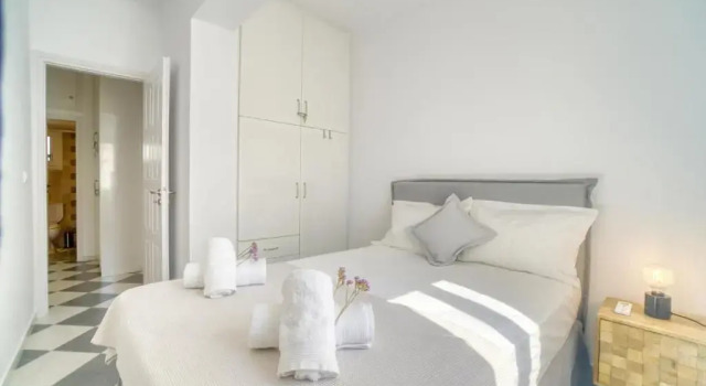 Апартаменты Stylish, Cozy 2-BDR Flat in Andros Town