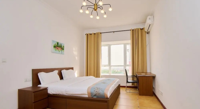 Семейные апартаменты с 3 комнатами с балконом Chateau Towers Apartment
