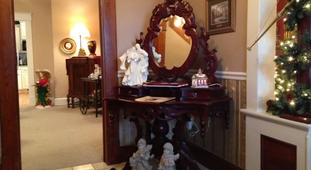 Florence Inn Bed and Breakfast, Buchen Sie Hotel Marshfield Ozark
