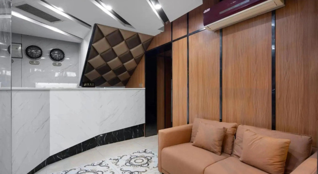 Hongduo Hotel (Xiangxi Road Civil Affairs College), Boek Hotel Hotels in Changsha met parkeren, Parkeren