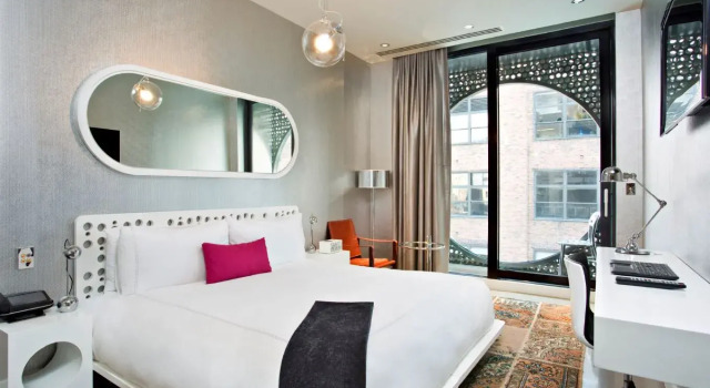 Двухместный номер Bronze с балконом Dream Downtown, by Hyatt