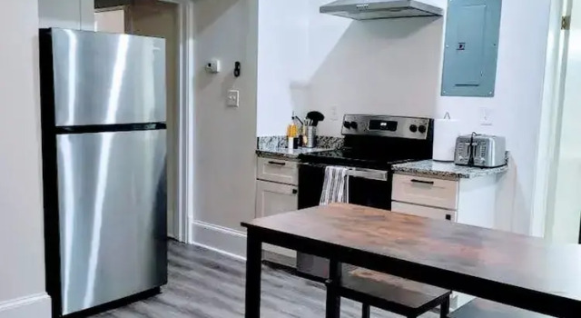 Walk to Duke Campus 1 Bedroom in Trinity Park