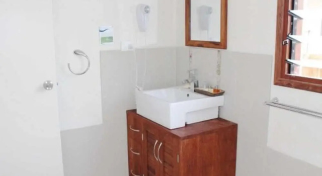 Апартаменты с 2 комнатами рядом с пляжем Vanuatu Beachfront Apartments