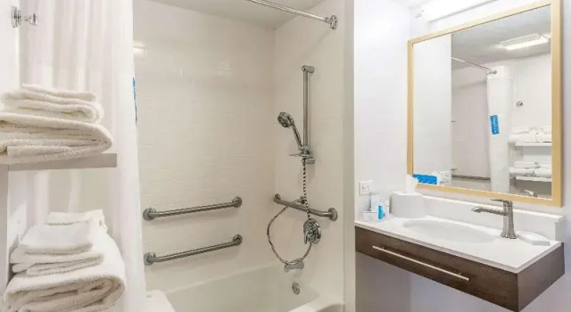 Студия Hampton Inn Cedar Rapids