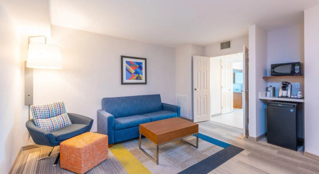 Двухместный люкс Holiday Inn Express Hotel & Suites Bradenton West by IHG