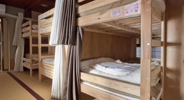 Кровать в общем номере (женский номер) Osaka Guesthouse Sakura